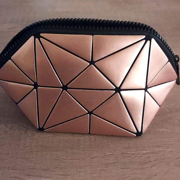 Geometric Pouch with Straps - Picture 3 of 4
